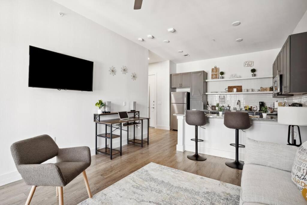 Luxurious 1Bd Apt In Austin Suburb ฟลูเกอร์วิลล์ ภายนอก รูปภาพ