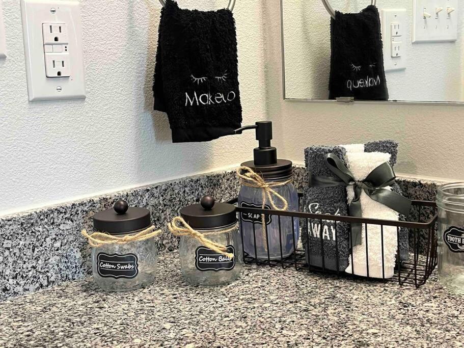 Luxurious 1Bd Apt In Austin Suburb ฟลูเกอร์วิลล์ ภายนอก รูปภาพ